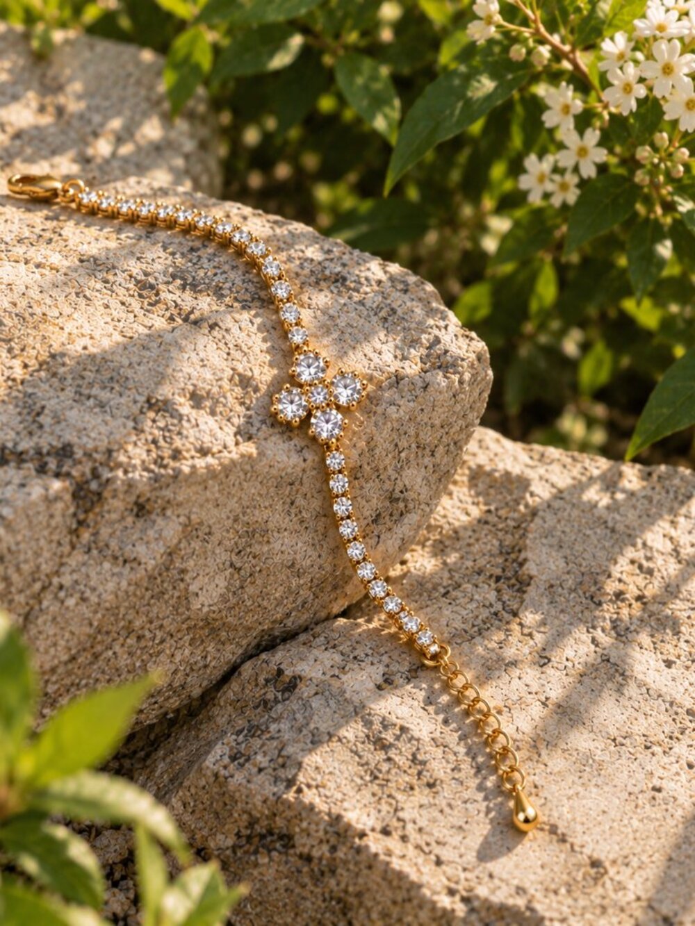 Gold-Tone Crystal Clover Tennis Bracelet 7.5"